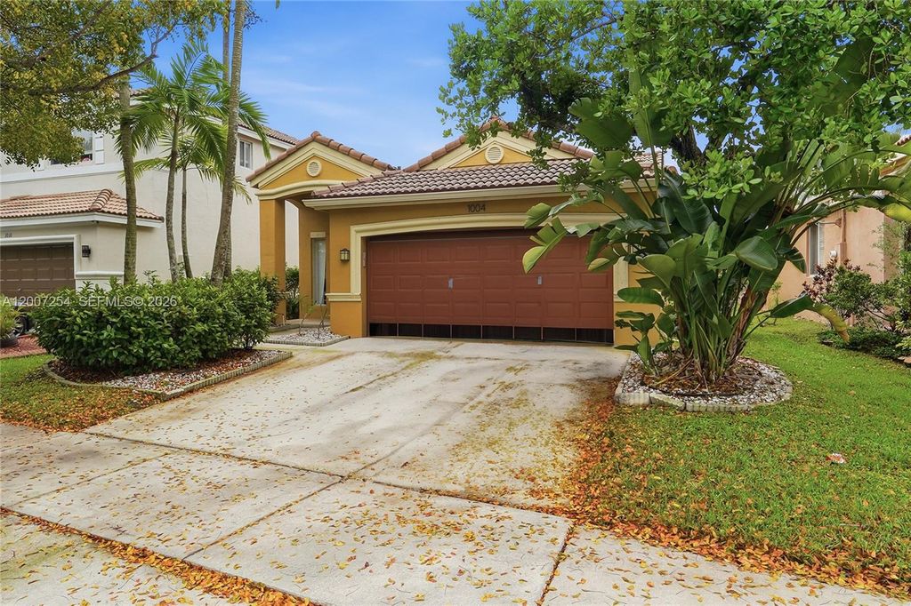 Photo of 1004 Golden Cane Dr, Weston, FL 33327 (MLS # A12007254)
