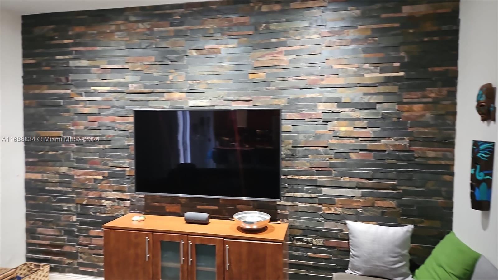 TOWNGATE - Residential