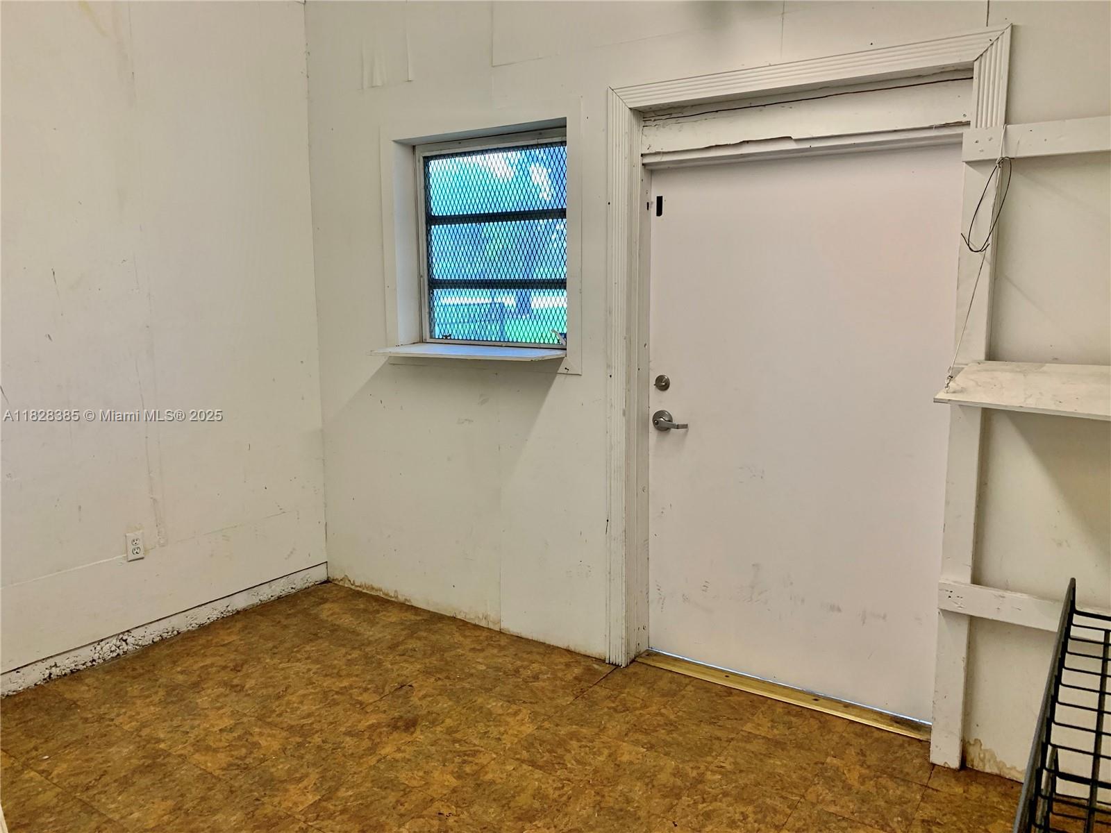 LAUDERDALE LITTLE RANCHES - Residential