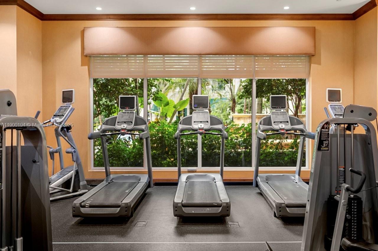 VERANDA CONDO - Residential Lease