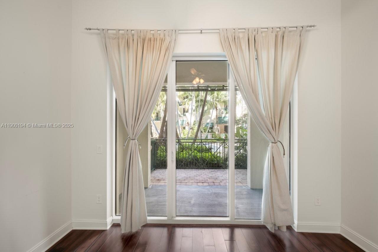 VERANDA CONDO - Residential Lease