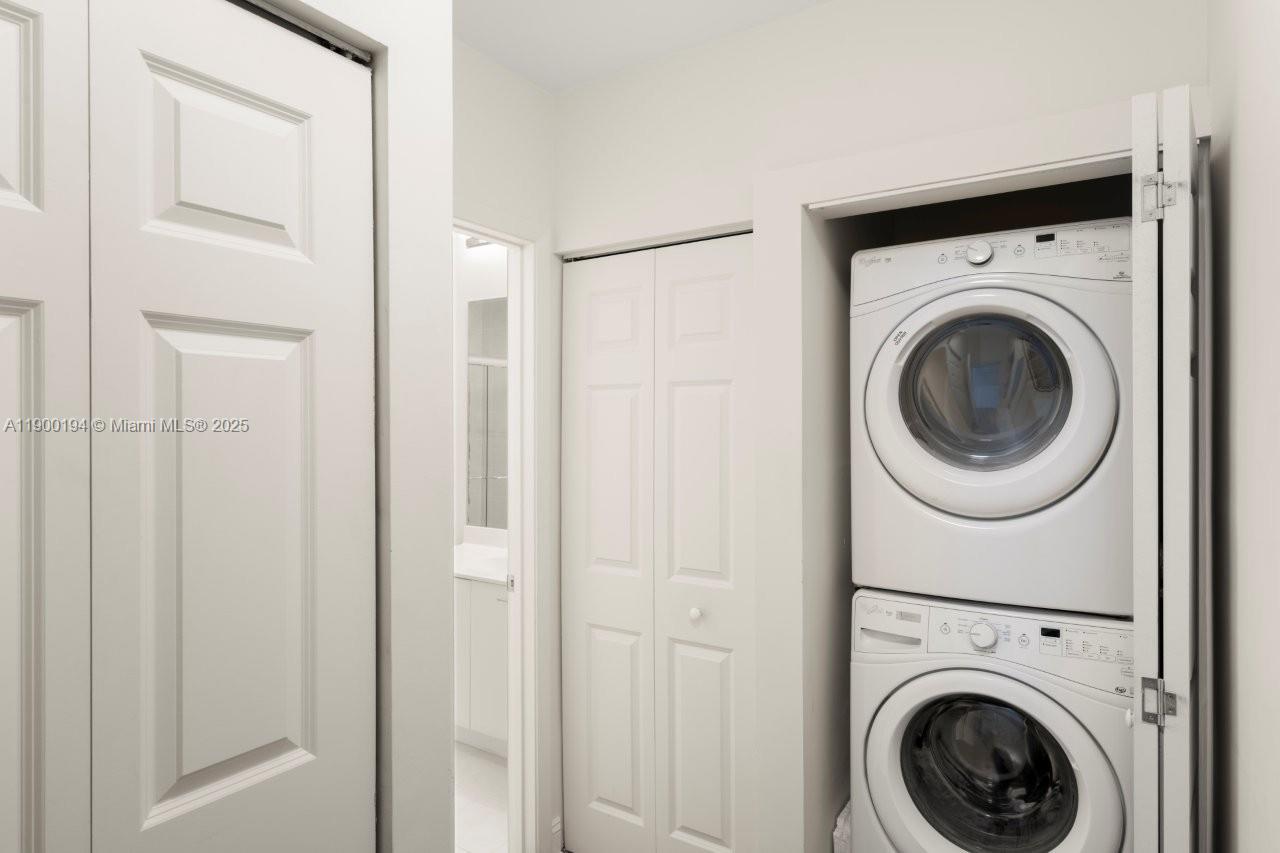 VERANDA CONDO - Residential Lease