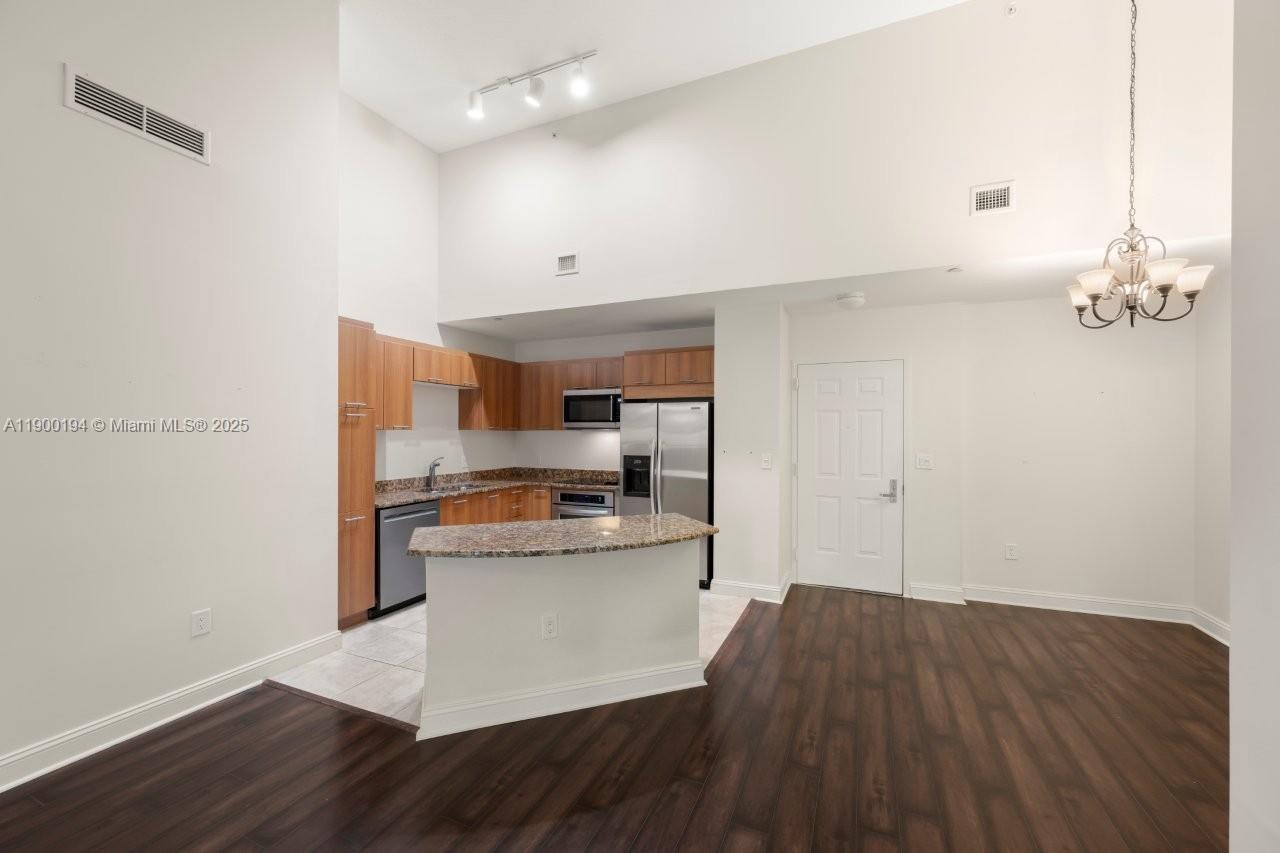 VERANDA CONDO - Residential Lease