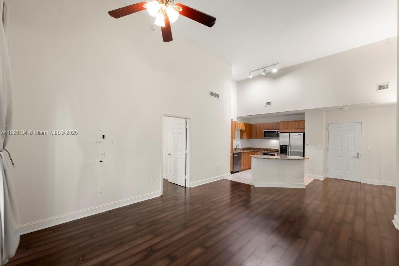 VERANDA CONDO - Residential Lease