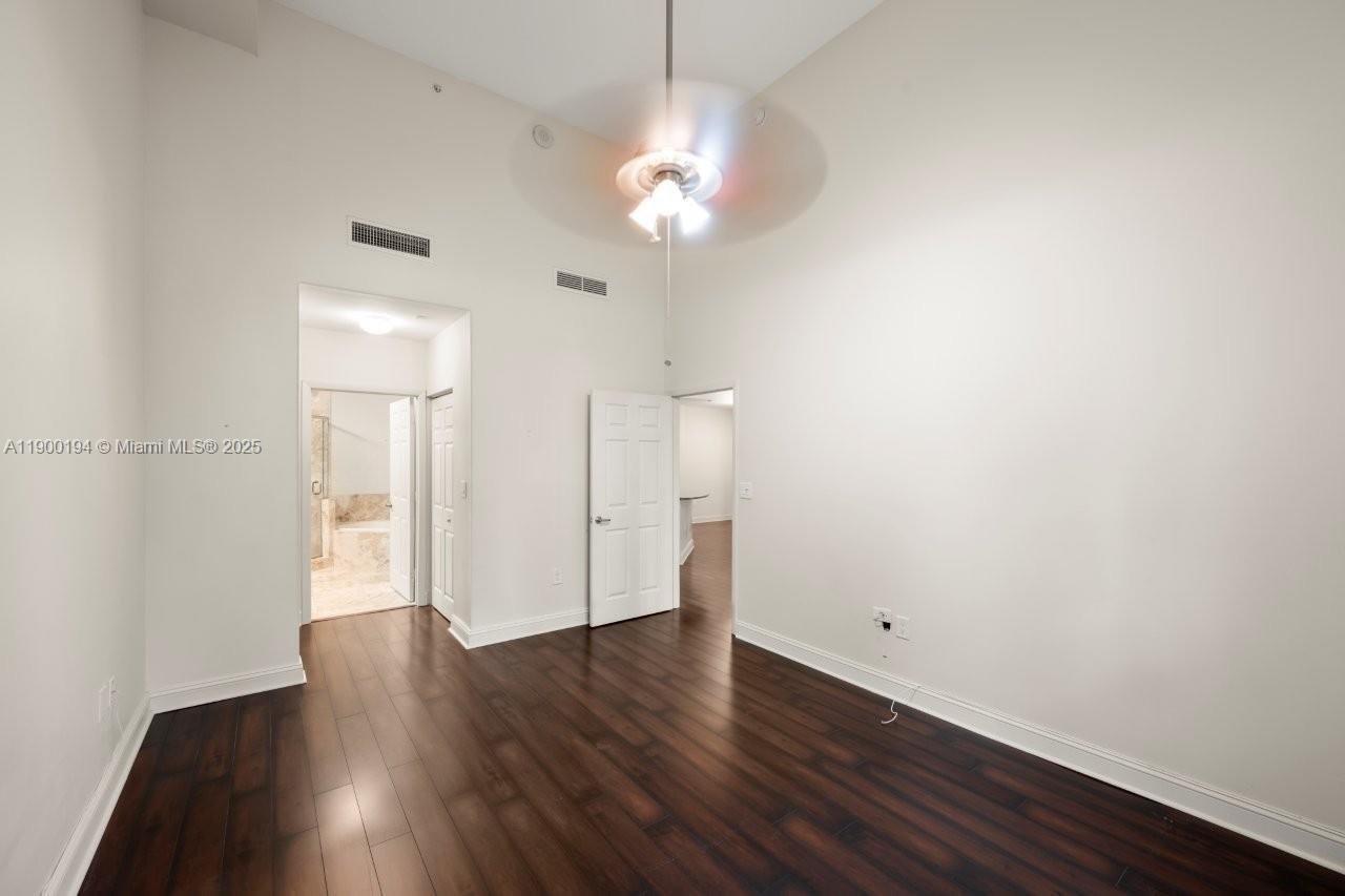 VERANDA CONDO - Residential Lease