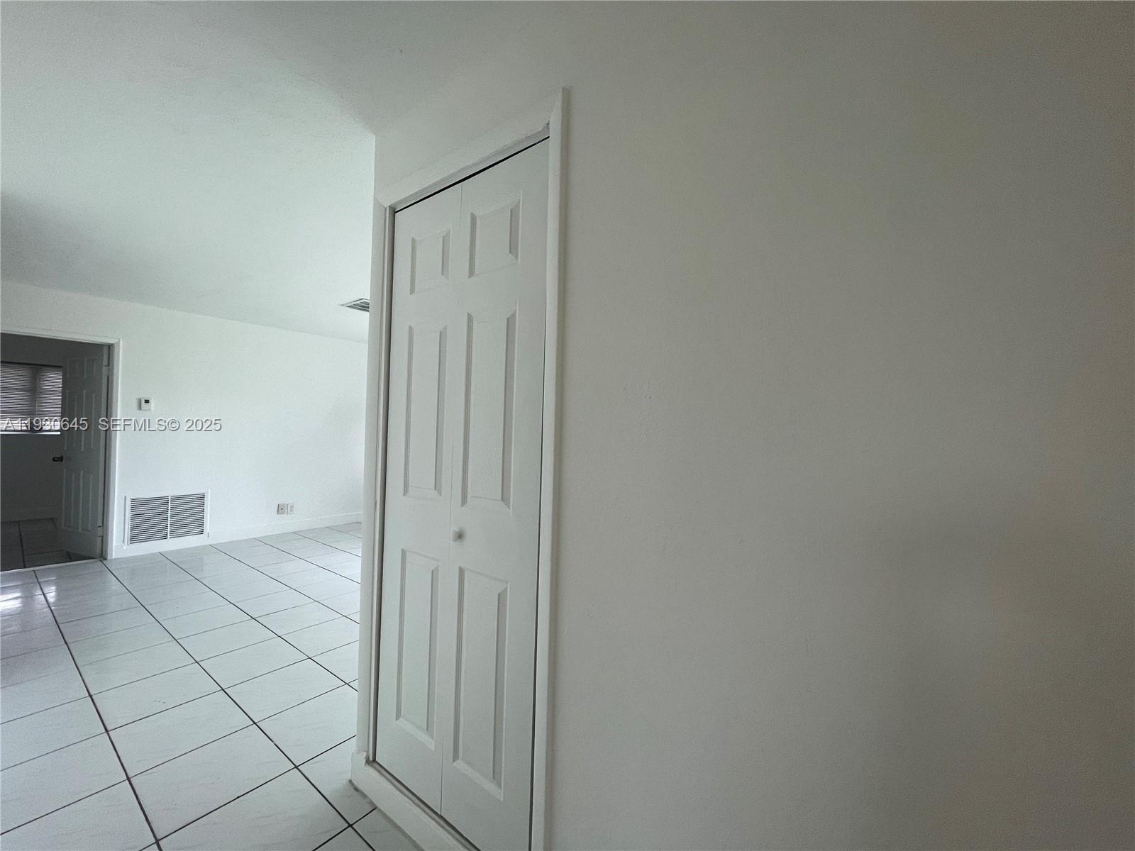 SUNRISE GOLF VILLAGE SEC - Residential Lease