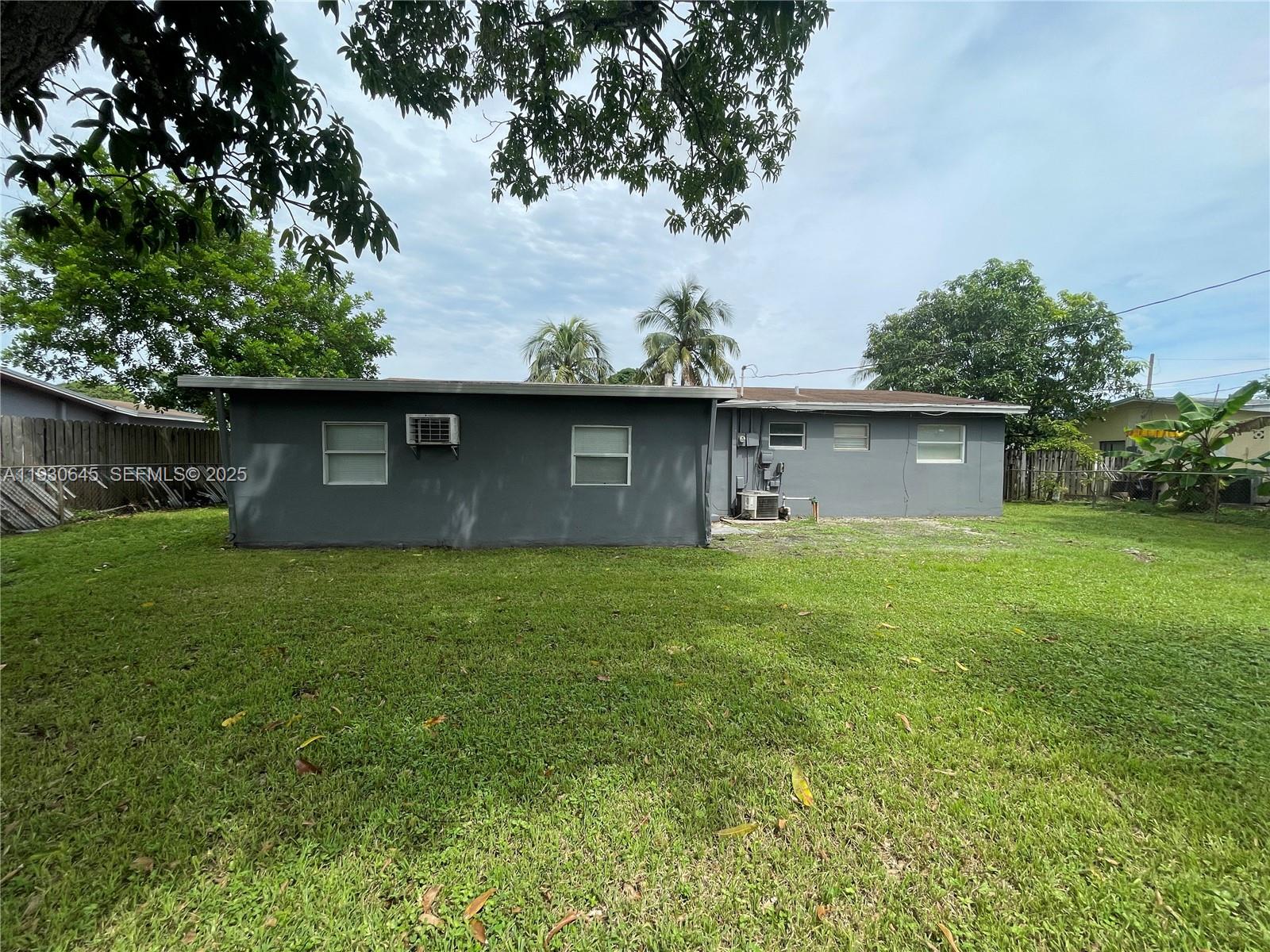 SUNRISE GOLF VILLAGE SEC - Residential Lease