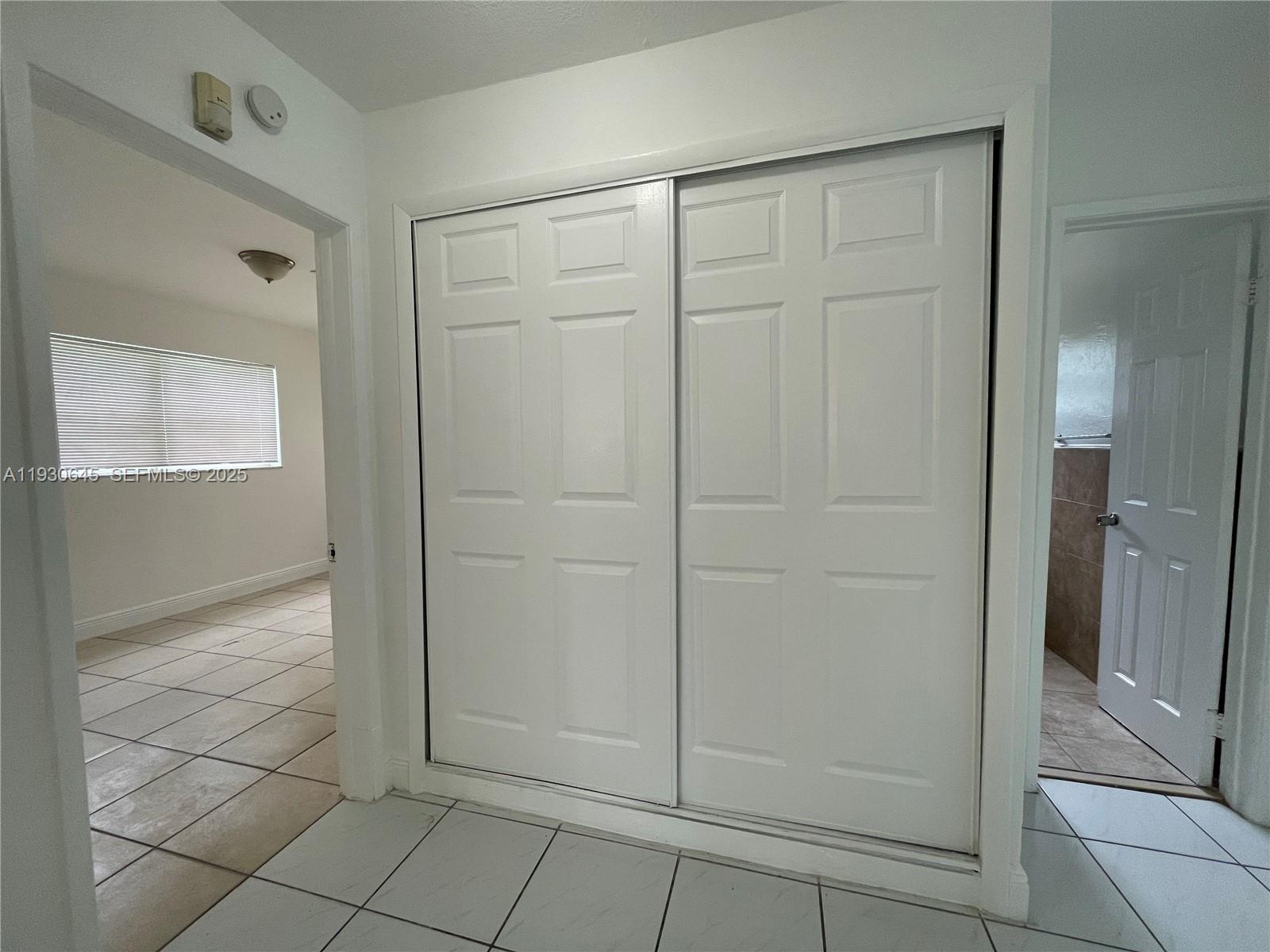 SUNRISE GOLF VILLAGE SEC - Residential Lease