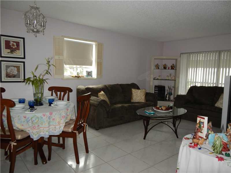 VERY NICE AND SPACIOUS 2 BEDROOM / 2 BATH CONDO. MASTER BATH IS IN MASTER SUITE WITH HUGE WALK-IN CLOSET. BALCONY RIGHT OFF MASTER, AND LIVING AREA. OPEN FLOOR PLAN LIVING AND DINING ROOM COMBINED. KITCHEN HAS EAT-IN AREA. 2ND BEDROOM IS VERY SPACIOUS W ITH LARGE WALK-IN CLOSET. GREAT AMENITIES..POOL,TENNIS COURTS, BILLIARDS, CLUBHOUSE, AND BASIC CABLE. THIS UNIT IS VERY CLEAN AND IN VERY NICE CONDITION. MUST SEE TO APPRECIATE! OWNER IS VERY MOTIVATED AND WAITING FOR A GOOD OFFER! LAUNDRY IN THE UNIT!!!