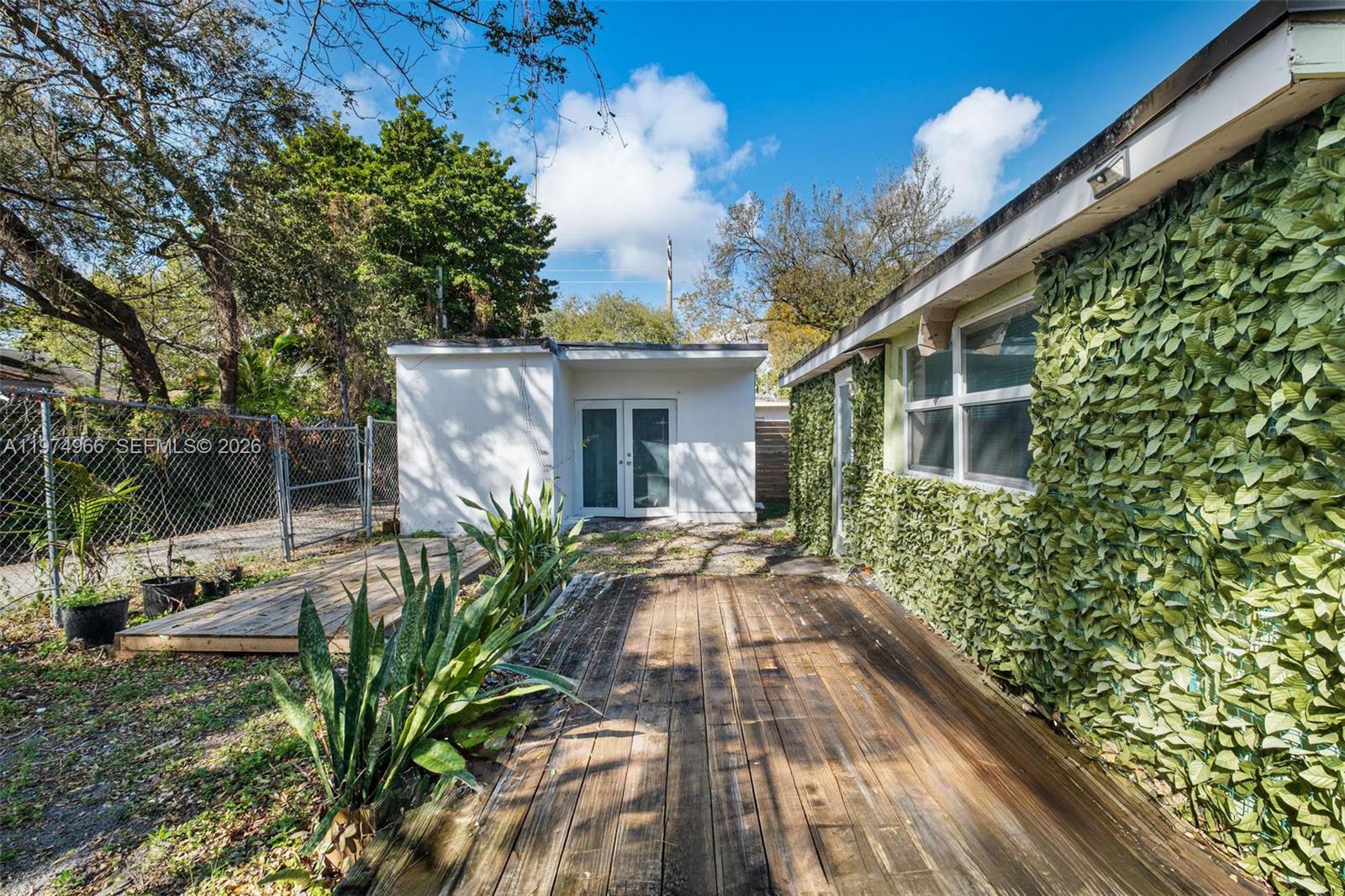 BAY VISTA PARK - Residential