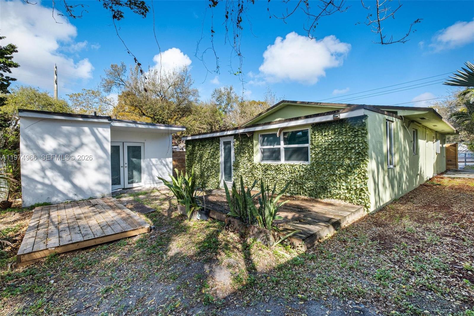 BAY VISTA PARK - Residential