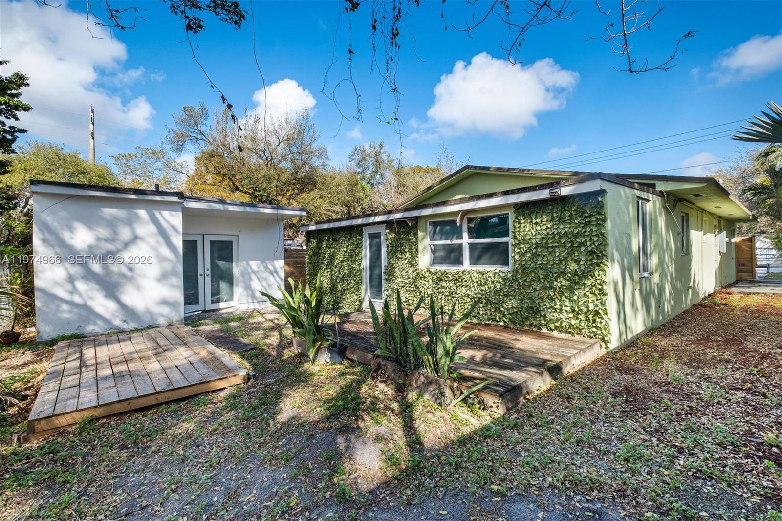 BAY VISTA PARK - Residential