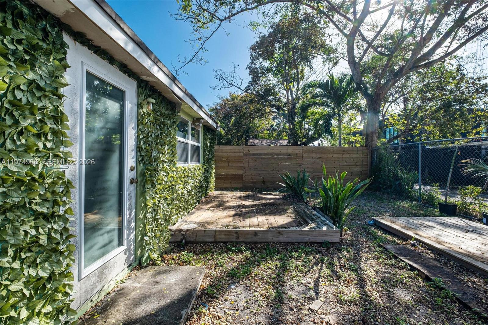 BAY VISTA PARK - Residential