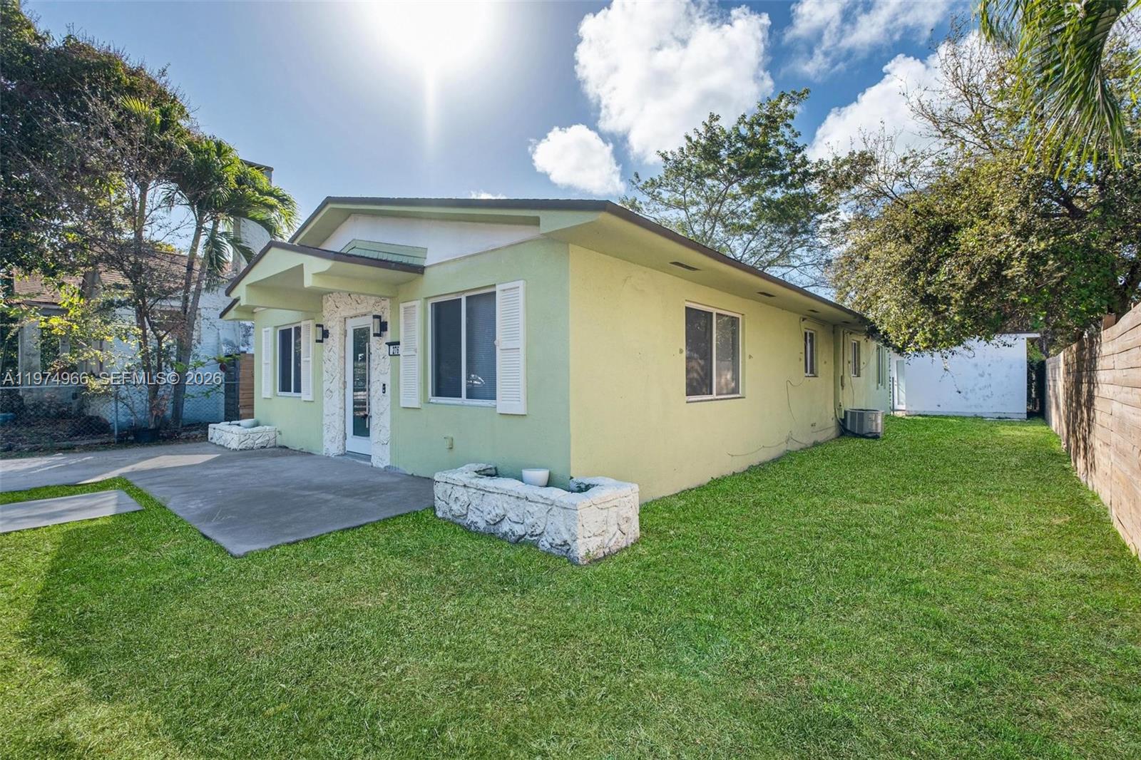 BAY VISTA PARK - Residential