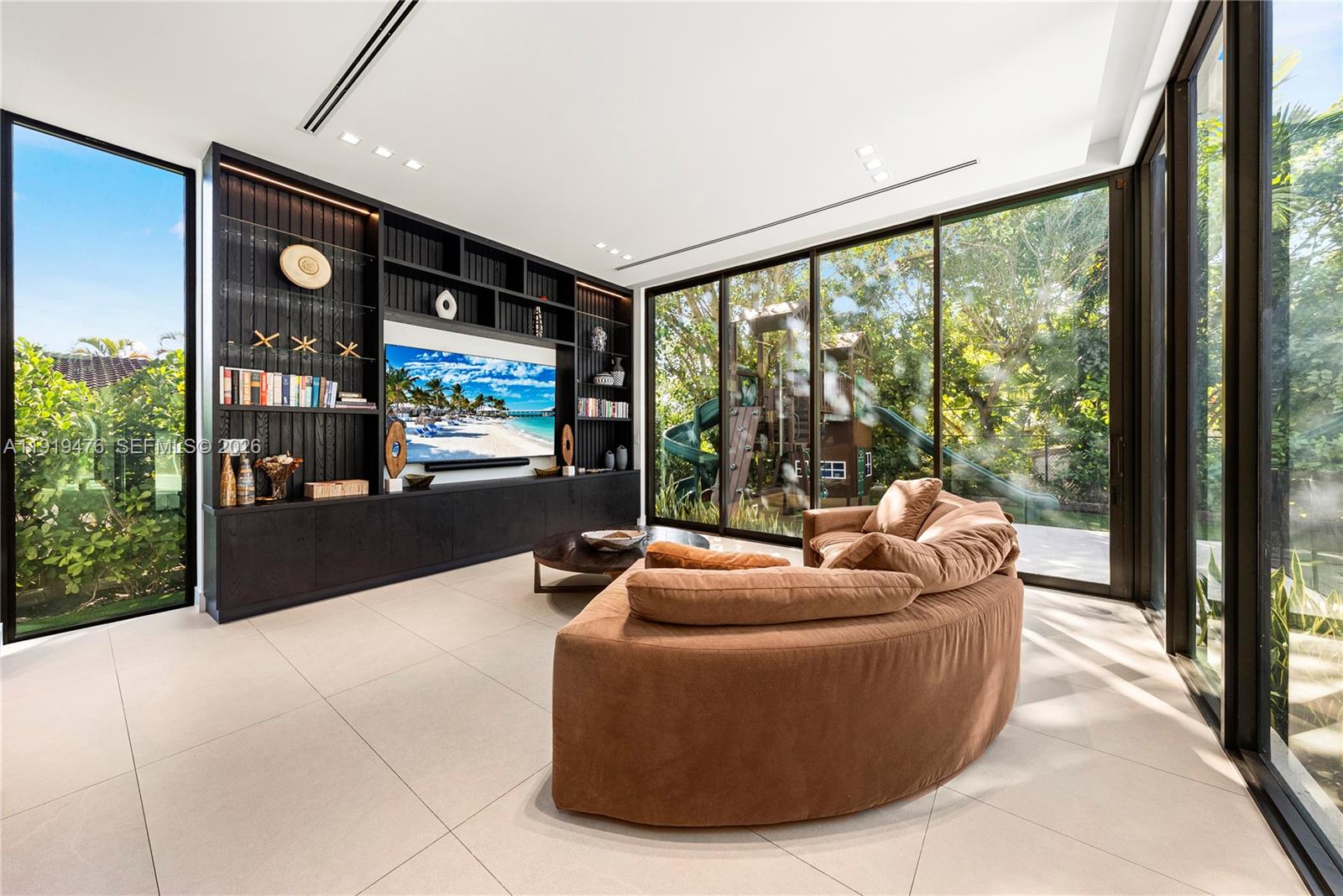 BAY LURE - Residential