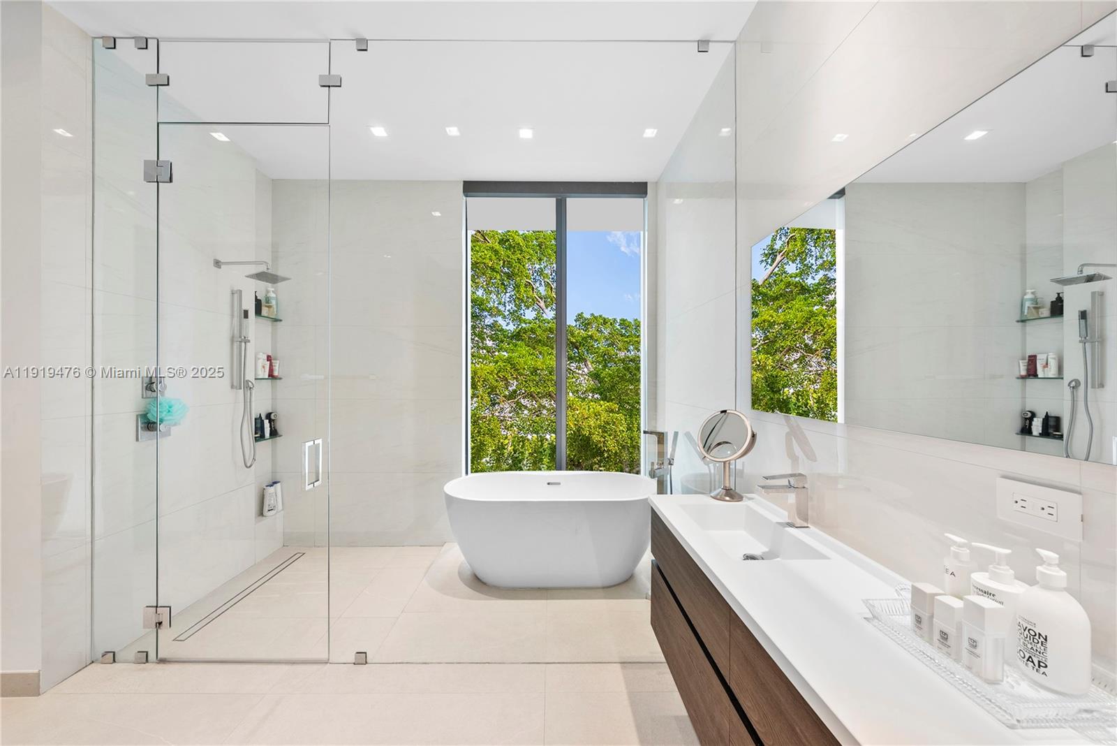 BAY LURE - Residential