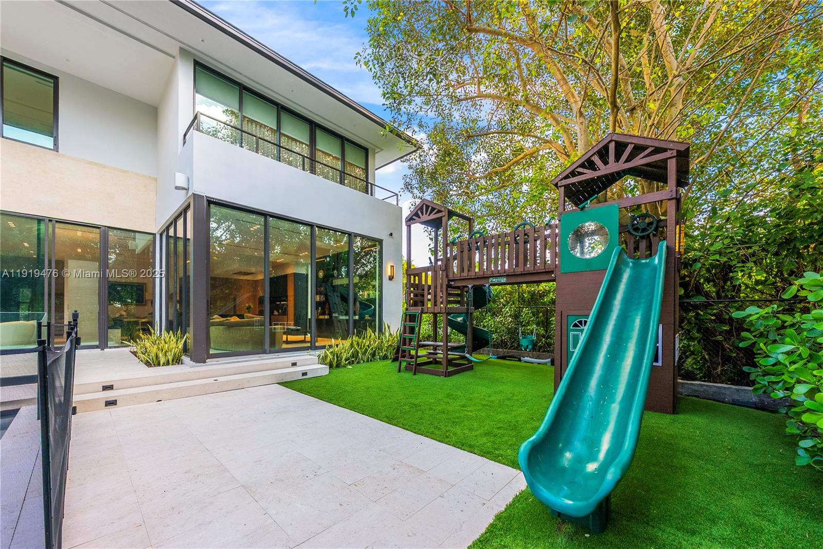 BAY LURE - Residential