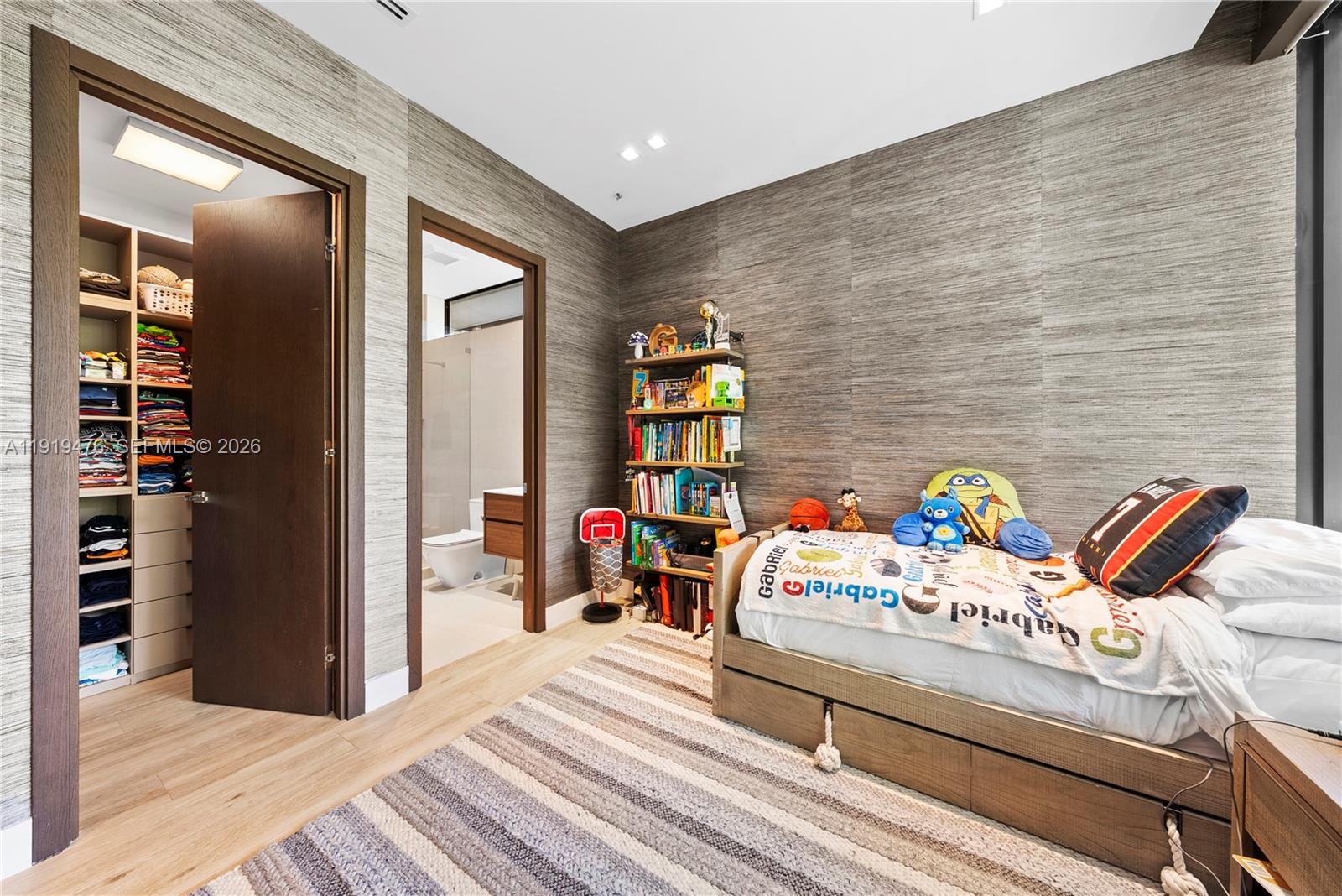 BAY LURE - Residential