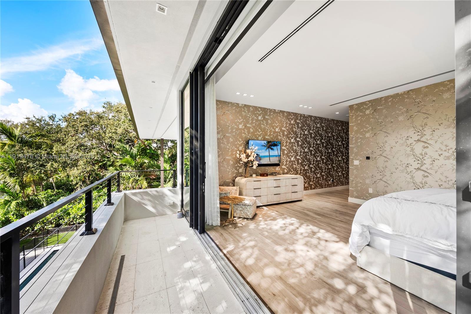 BAY LURE - Residential