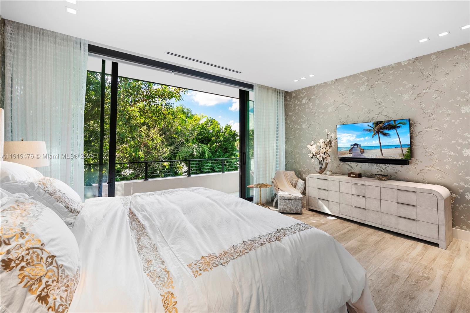 BAY LURE - Residential