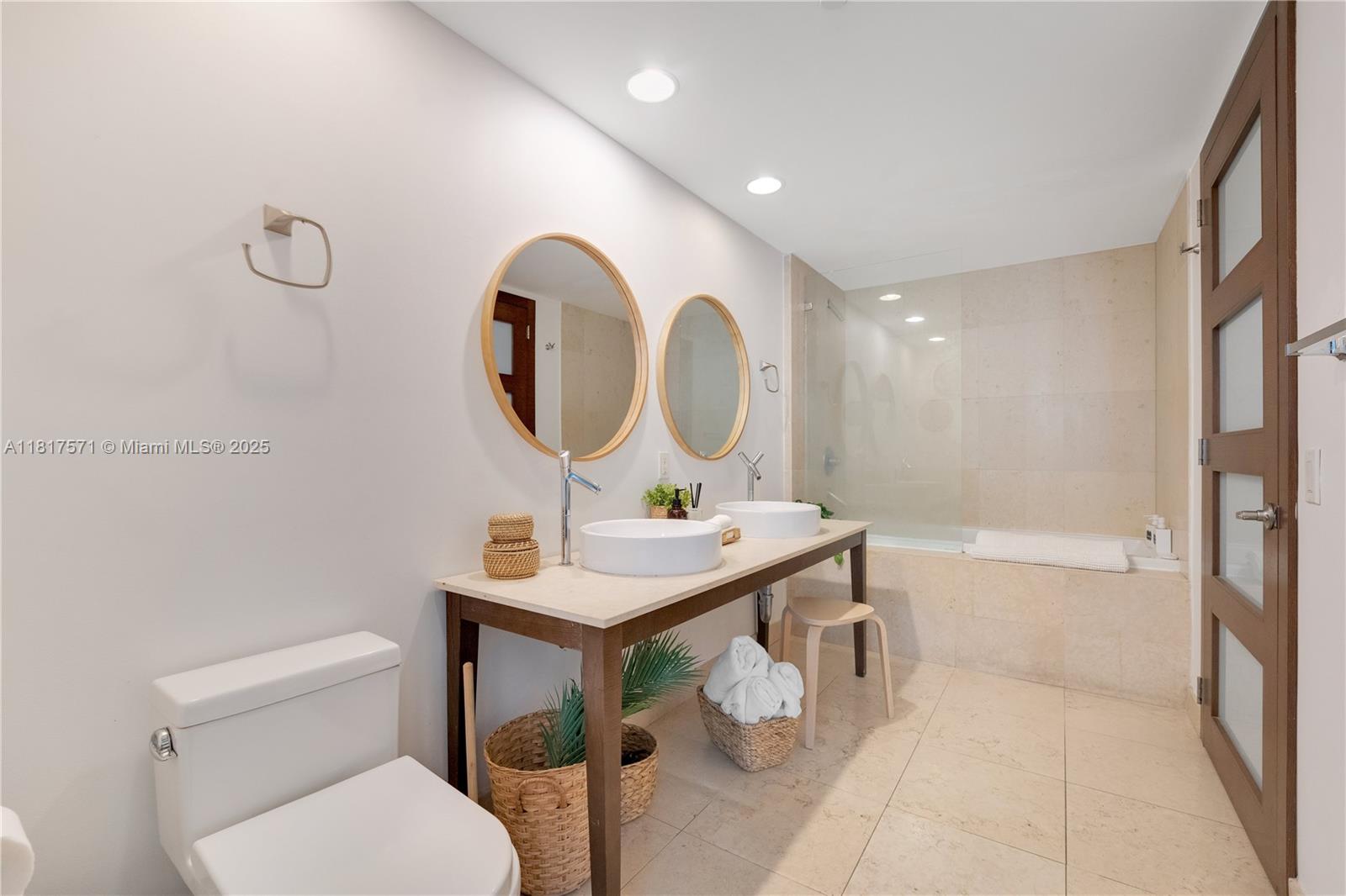 ICON BRICKELL CONDO NO 3 - Residential