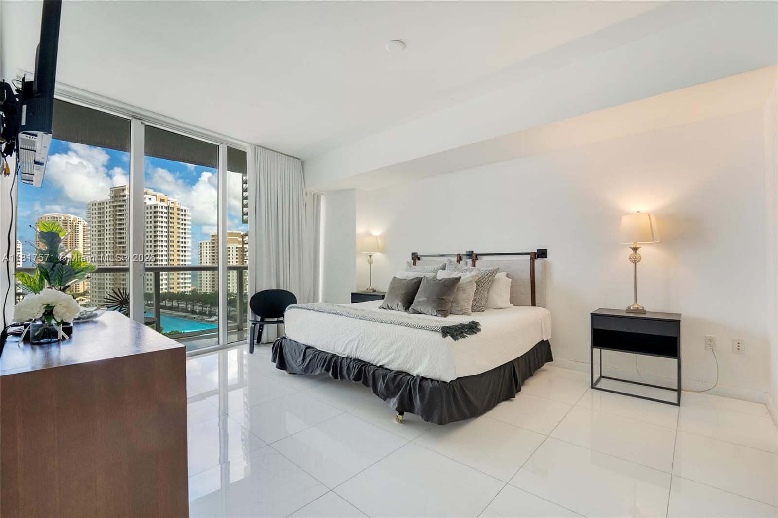 ICON BRICKELL CONDO NO 3 - Residential