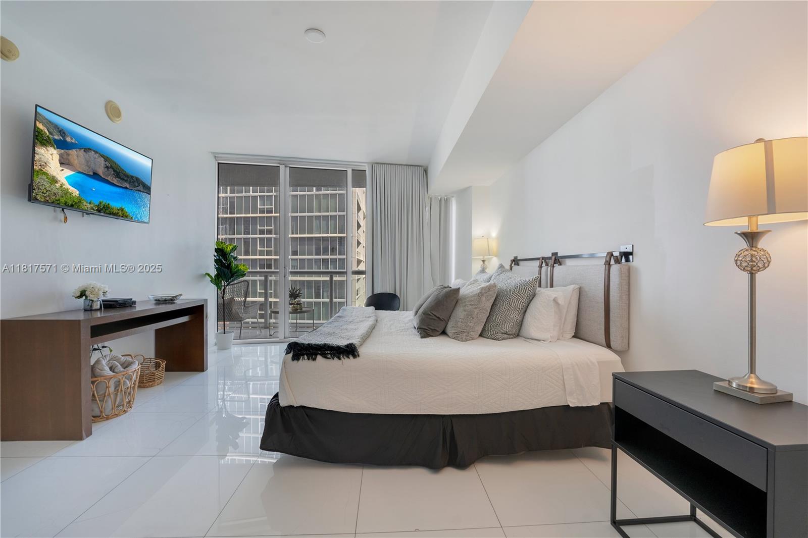 ICON BRICKELL CONDO NO 3 - Residential