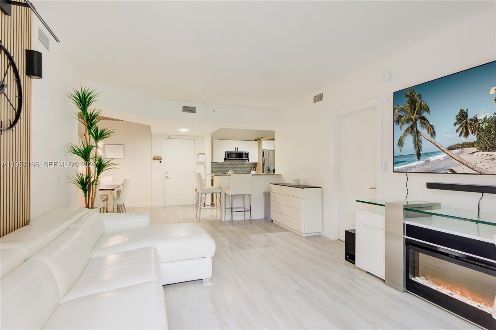 VENTURE AT AVENTURA WEST - Residential