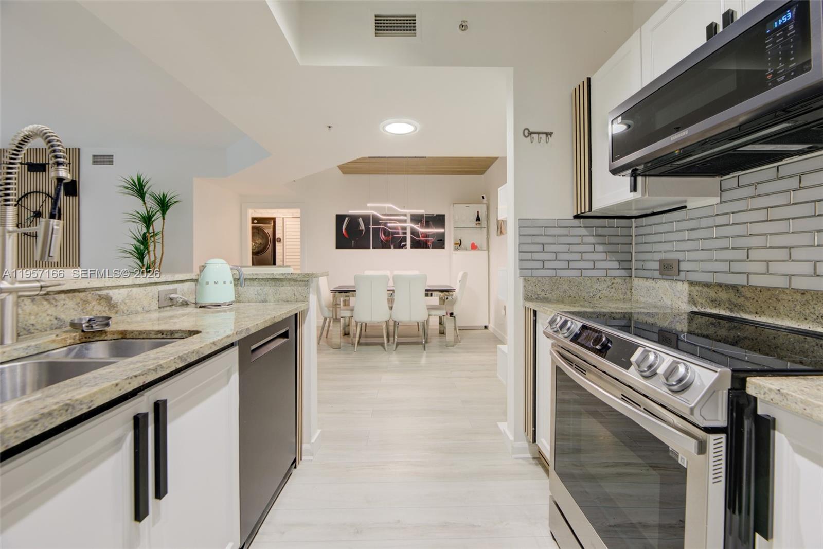 VENTURE AT AVENTURA WEST - Residential