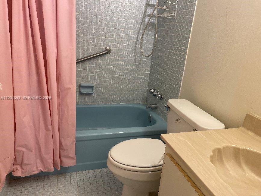 BEVERLY HILLS CONDO NUMBE - Residential