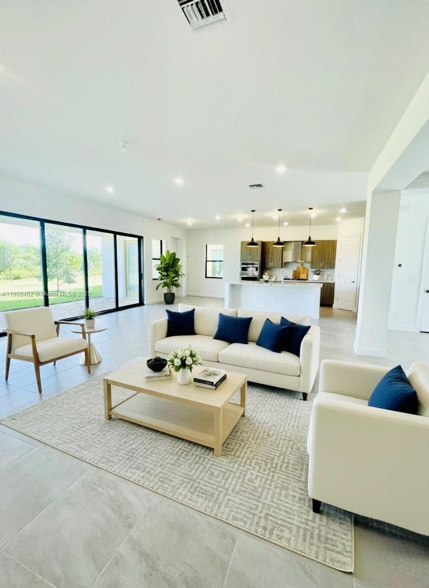 PARKLAND BAY - Residential