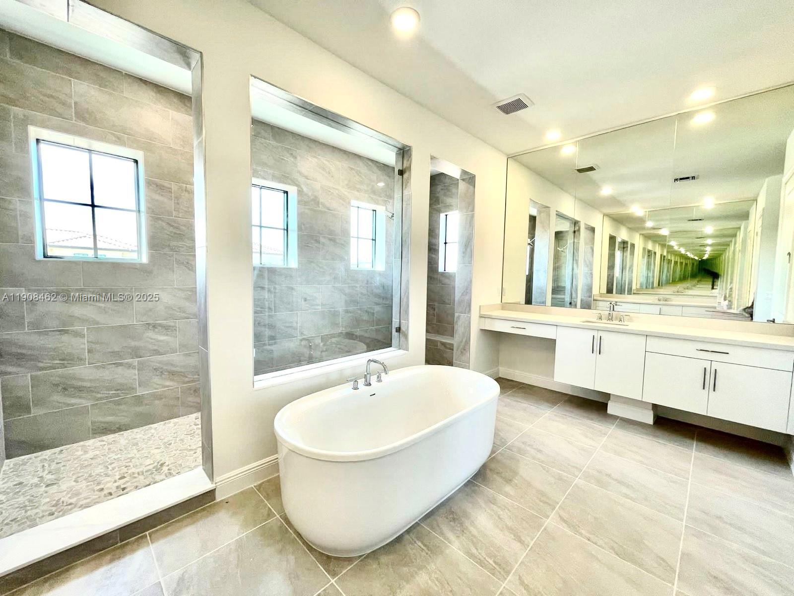 PARKLAND BAY - Residential