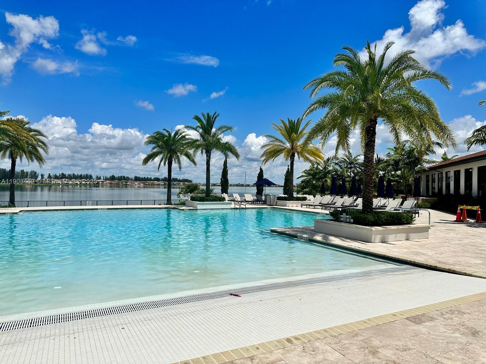 PARKLAND BAY - Residential