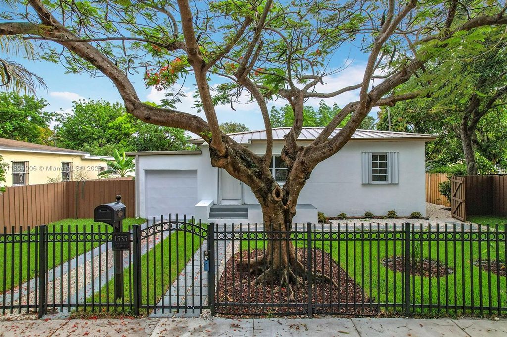 Photo of 1535 NW 124th St, North Miami, FL 33167 (MLS # A11894906)