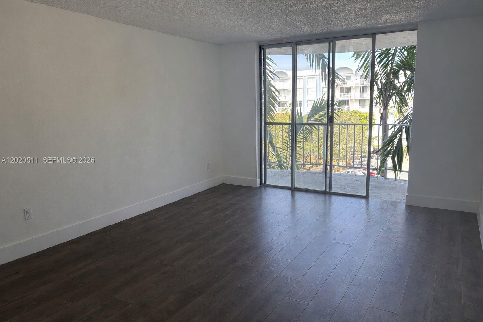 MONTECARLO CONDO - Residential