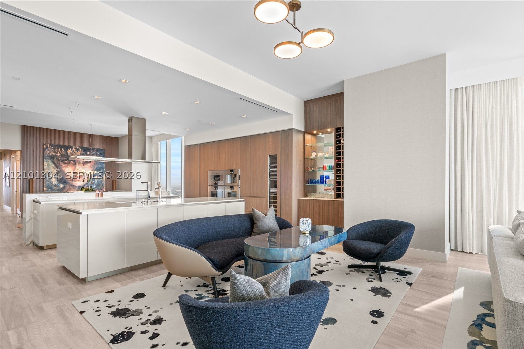 Properties 4 18501 Collins Ave 5101