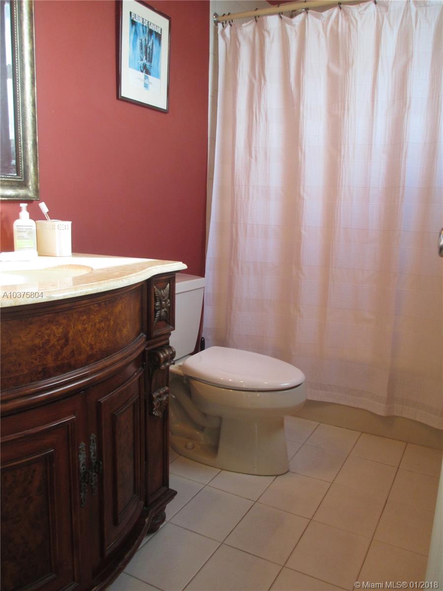 ISLAND POINTE CONDO - Residential