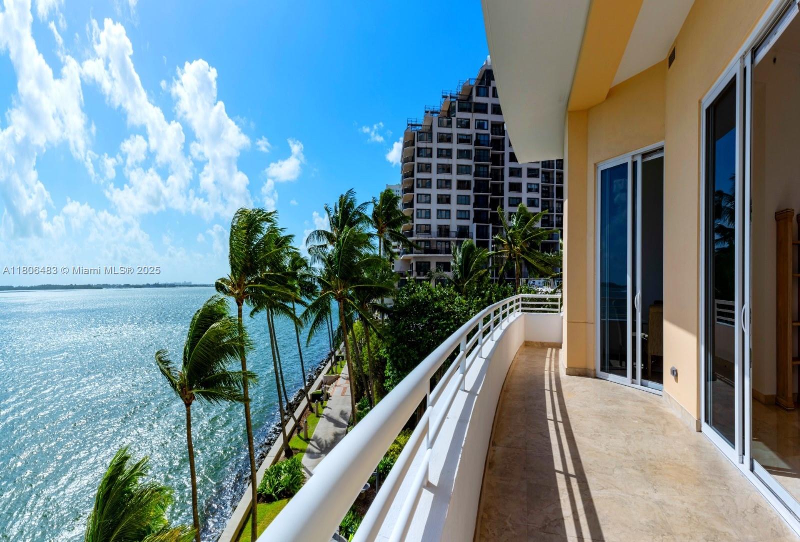 808 Brickell Key Dr 404, Miami, Broward County, Florida - 3 Bedrooms  
4 Bathrooms - 