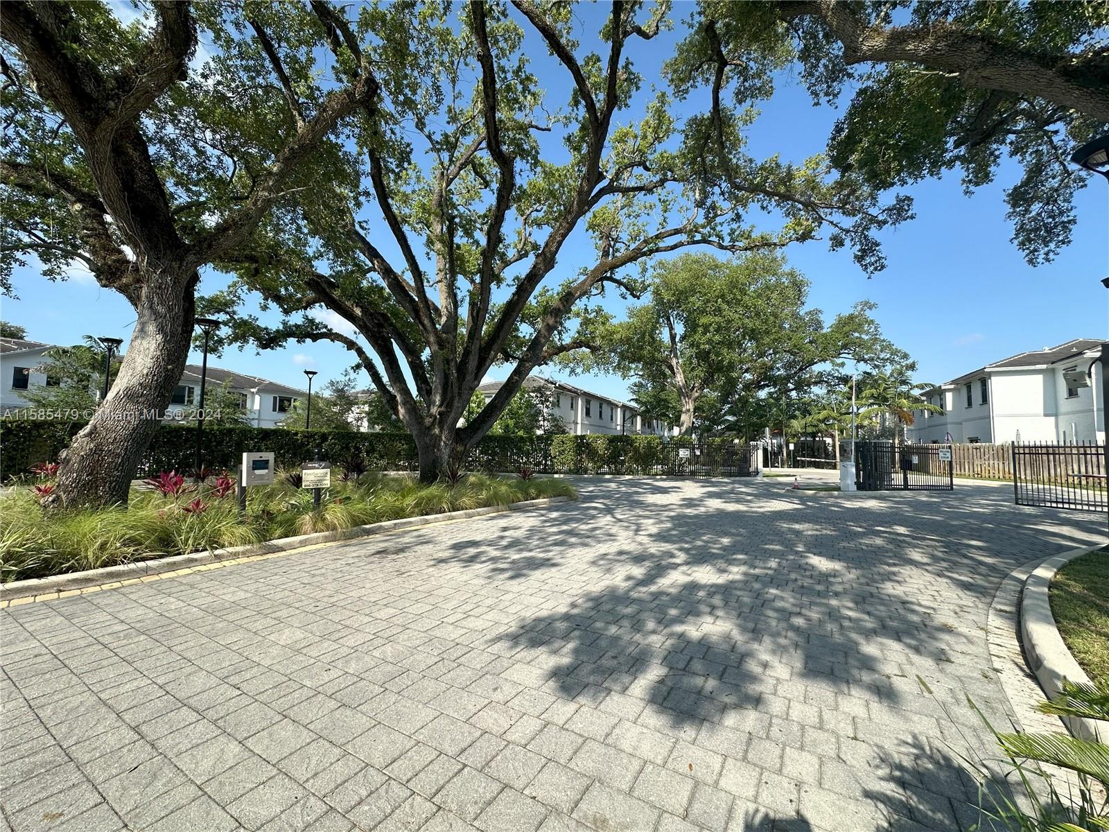 RESERVE AT EDGEWOOD - Residential Lease