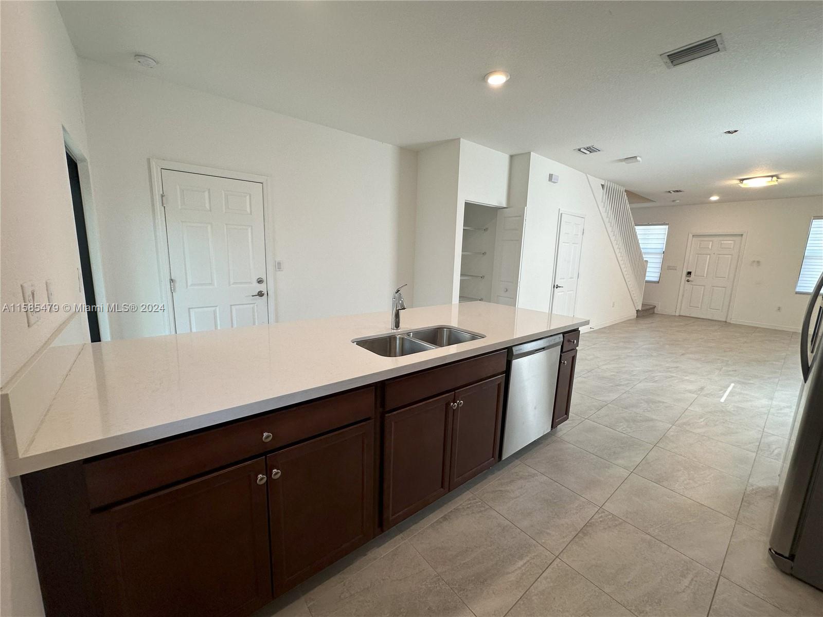 RESERVE AT EDGEWOOD - Residential Lease