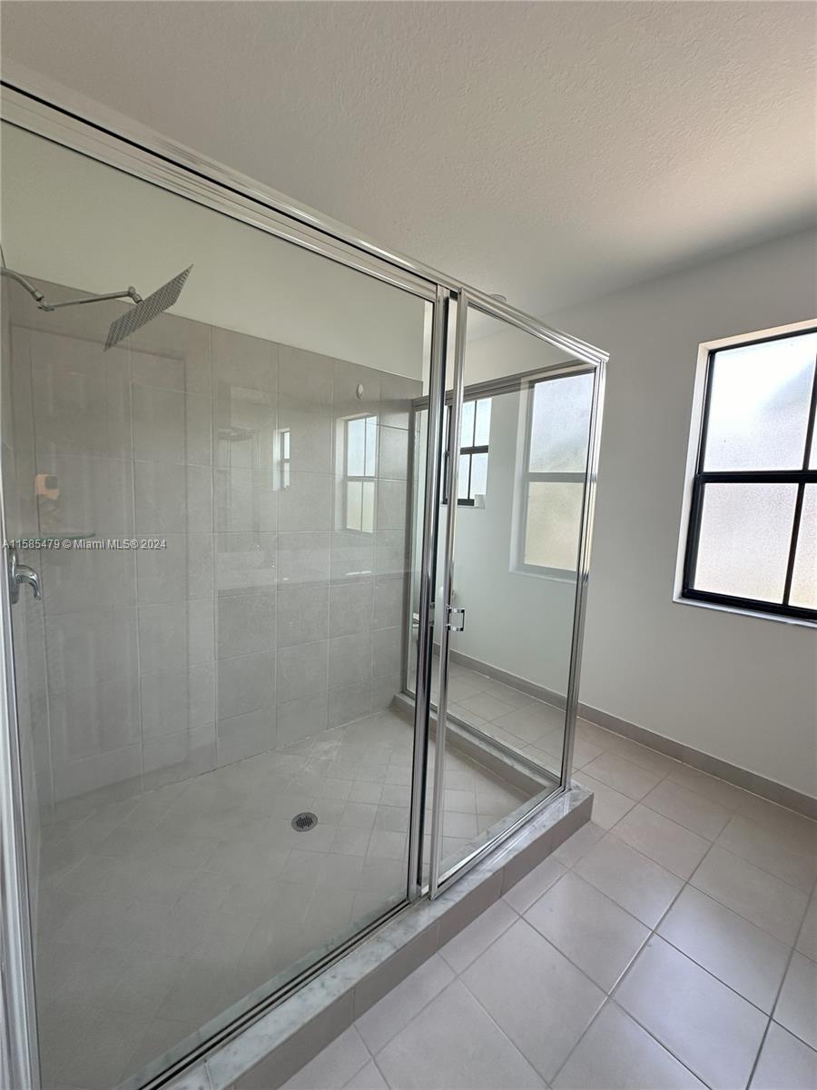 RESERVE AT EDGEWOOD - Residential Lease