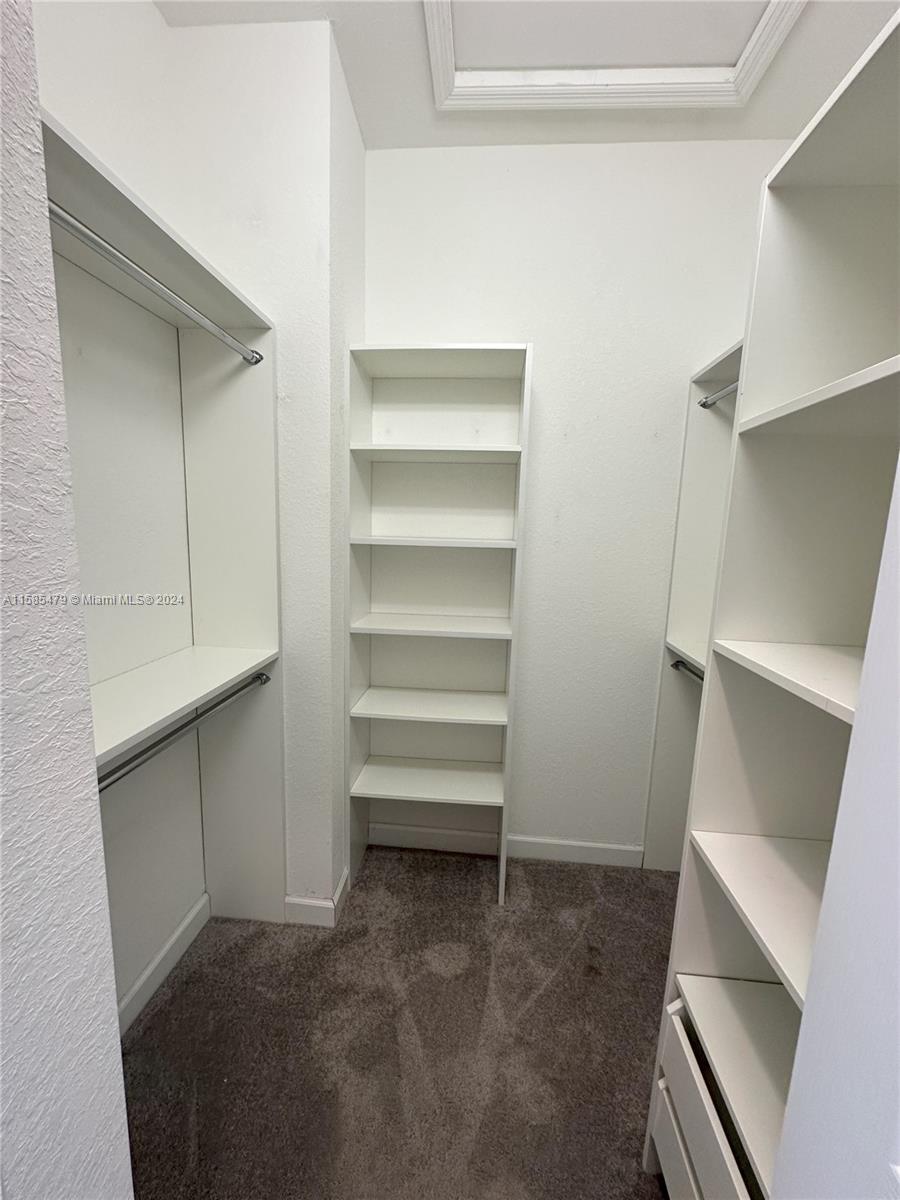 RESERVE AT EDGEWOOD - Residential Lease
