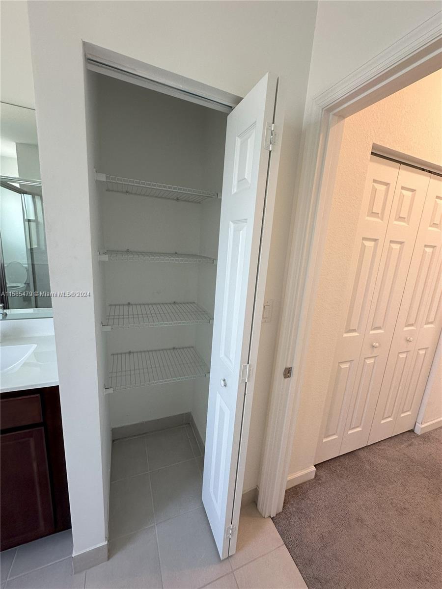 RESERVE AT EDGEWOOD - Residential Lease