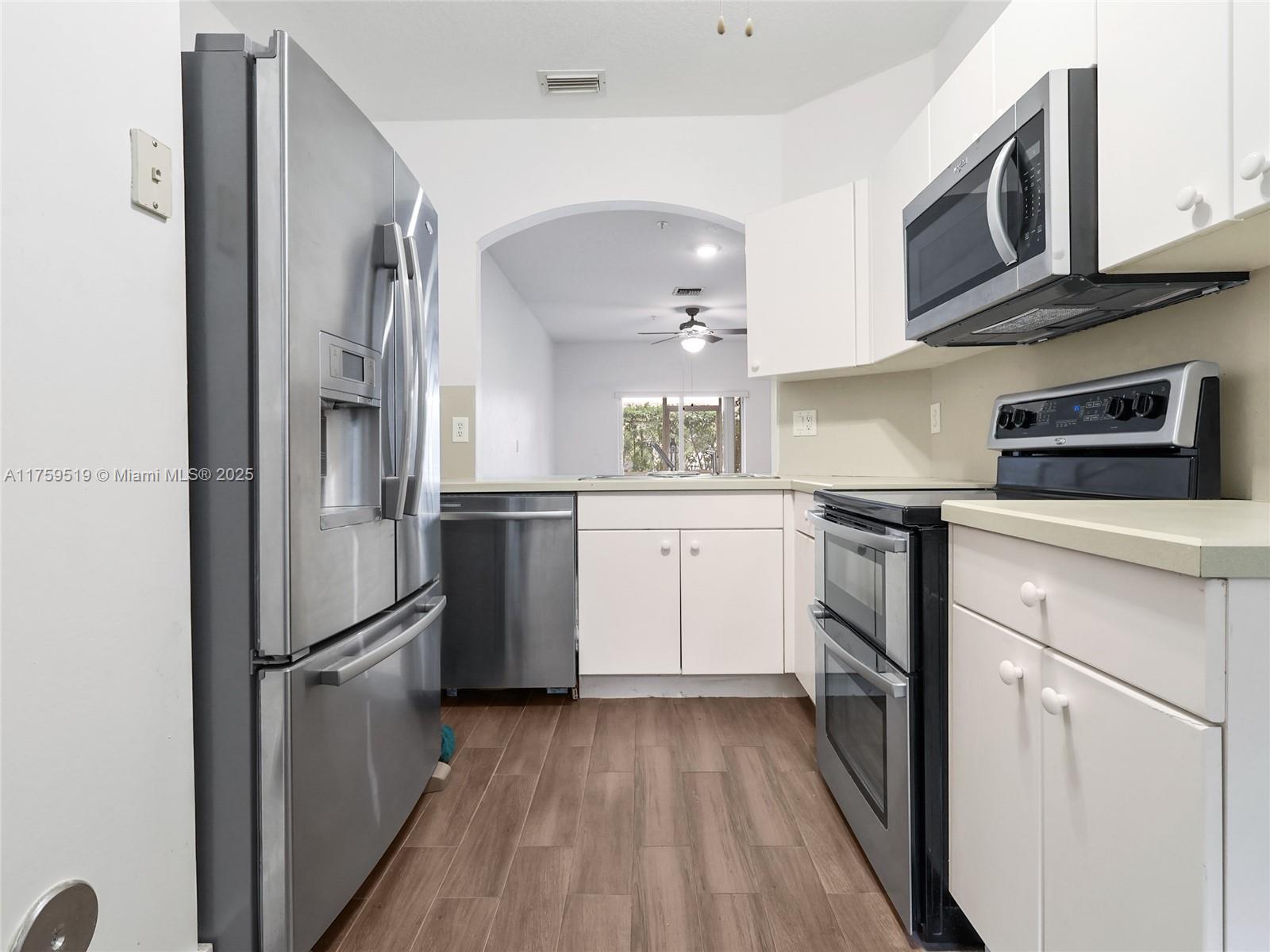LAS BRISAS AT DORAL CONDO - Residential Lease