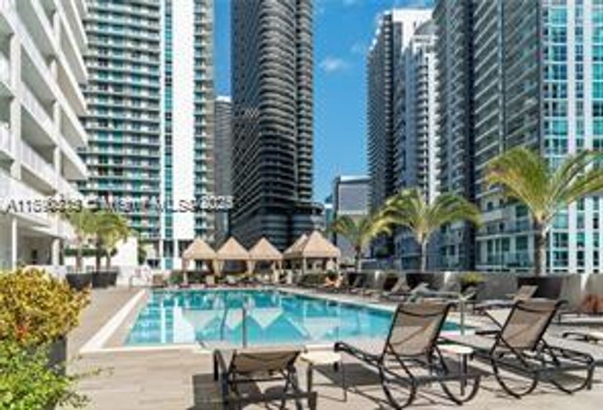 1 bed 1 1/2 bath Condo located in the heart of the vibrant Brickell. Ceramic floors throughout. Spacious bedroom,  kitchen, walk in closet and a wide balcony overlooking the city, full size washer and dryer in the unit, cable included. Easy access to Mary Brickell Village,  Brickell City Center, restaurants, supermarkets, easy access to metro rail, people mover and express way.  Ameneties include Health club, heated pool, business center, 24 hr securiy, assigned parking garage, valet parking and concierge.
