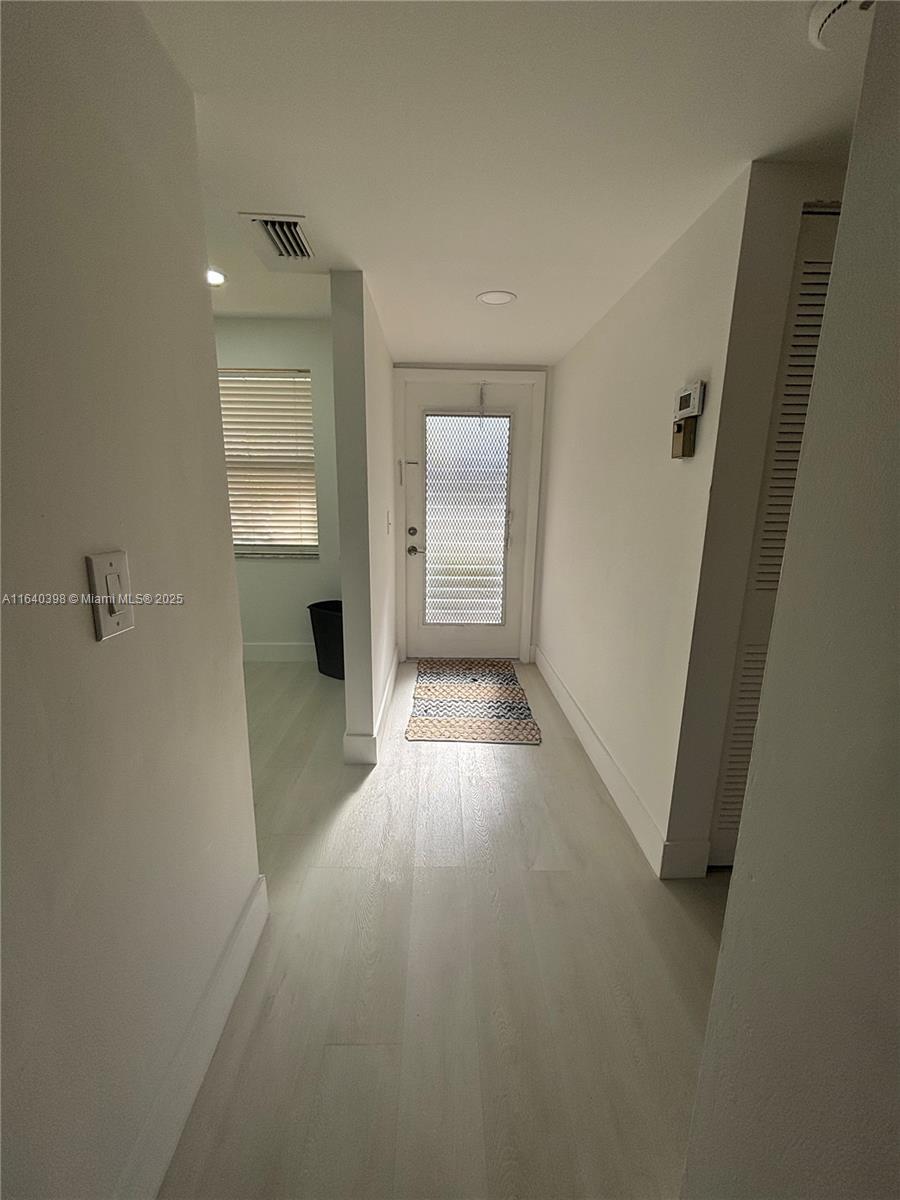 10434 Sunrise Lakes Blvd 109, Sunrise, Miami-Dade County, Florida - 2 Bedrooms  
2 Bathrooms - 