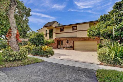 10476 SW 52nd St Cooper City FL 33328