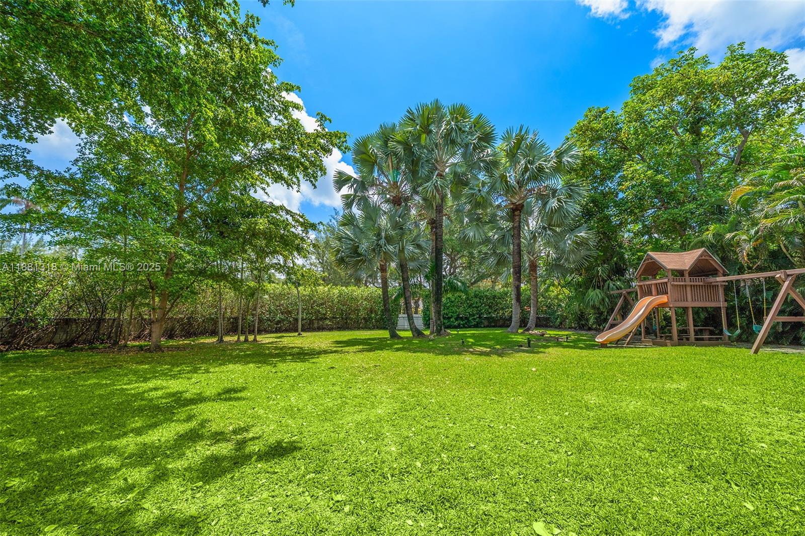 FLAMINGO TERRACE SUB - Land