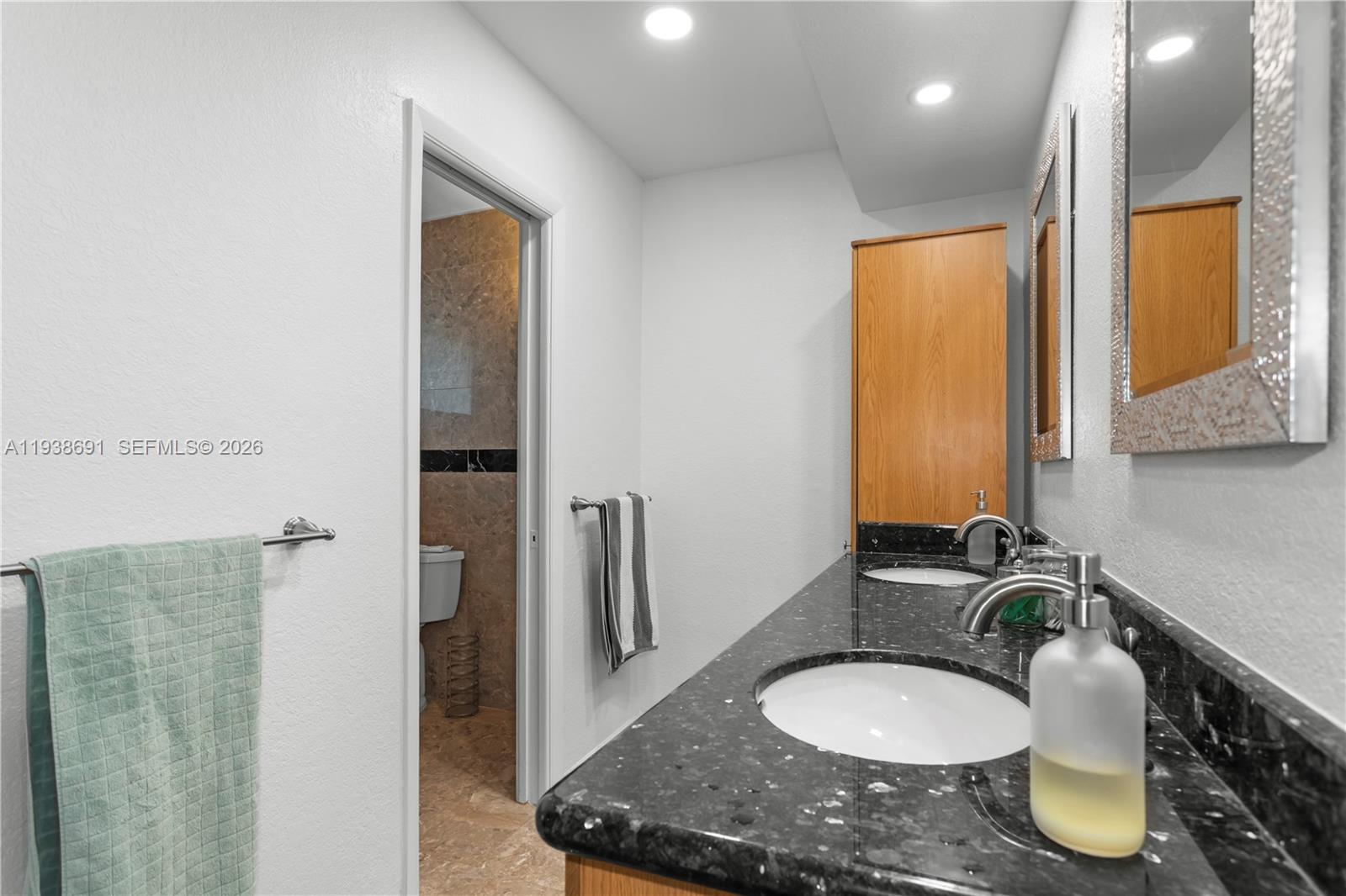 HOLLYWOOD HILLS 1965 - Residential