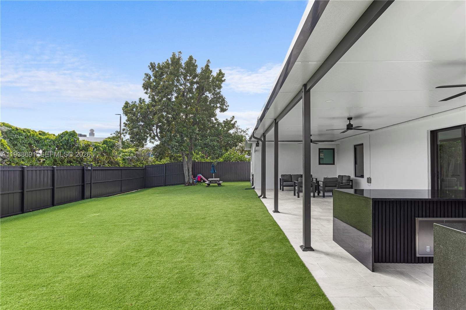 HOLLYWOOD HILLS 1965 - Residential